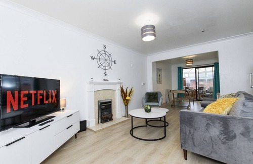 Edgbaston House | K Suites - Beautiful 5 bed House w/free parking