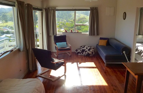 Rings Beach Cottage | K West - Kuaotunu Holiday Home