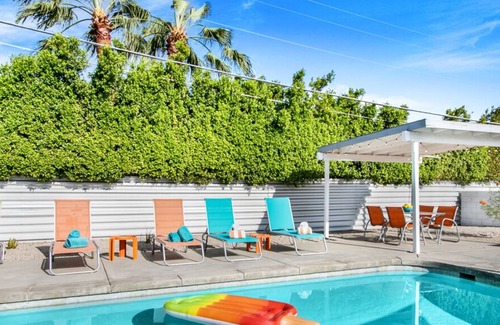 Sunmor House | K0614-The Happy House: Fun Mid-Century Home with Pool and Spa in Central Palm Sp
