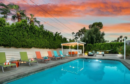 Sunmor House | K0614-The Happy House: Fun Mid-Century Home with Pool and Spa in Central Palm Sp