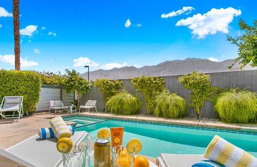 Baristo House | K0646- Posh 2/2.5 Townhome with Private Pool. 5 Minutes to Downtown PS!
