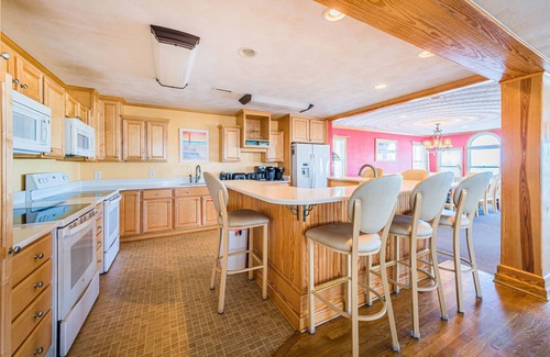 Kill Devil Hills House | K1123 Glad Tidings Oceanside, Spacious 10 BD, Pool/Hot Tub, Pets OK