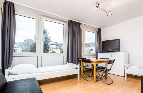 Hoehenberg Apartment | K42 studio apartment in Cologne Höhenberg with good connections to local transport