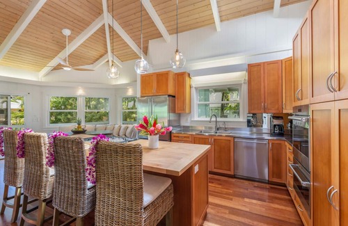 Hanalei House | Ka Makana on Weke Rd in Hanalei, A/C & Short walk to Hanalei Bay TVNC #1333