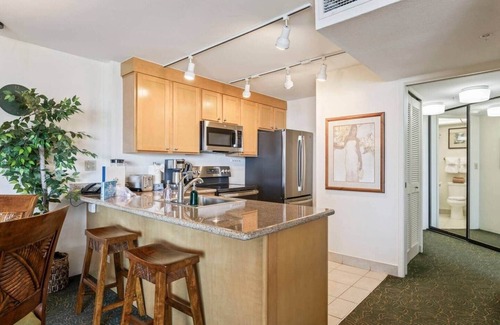 Honokowai Apartment | Kaanapali Shores 405
