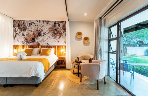 Victoria Falls Cabin | Kabakwe Guest Lodge