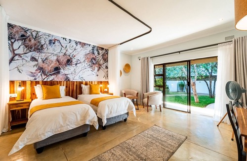 Victoria Falls Cabin | Kabakwe Guest Lodge