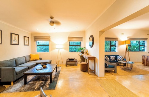 Victoria Falls Cabin | Kabakwe Guest Lodge