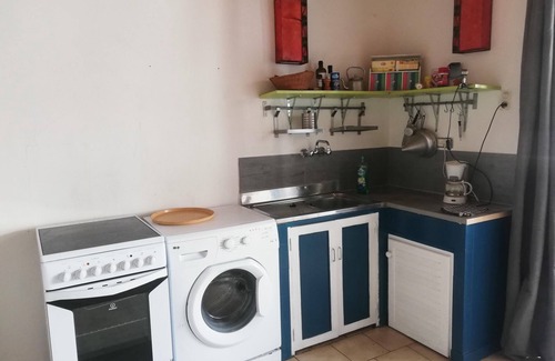 8th Arrondissement House | Kaban On - unusual fishing shed in Les Goudes