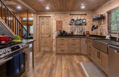 Island Park Cabin | KABINO: Riverfront Hot Tub Arcade Games FirePit WiFi
