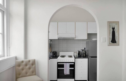 Elizabeth Bay Apartment | Kadina Harbourside Studio A Cosy Panoramic Gem