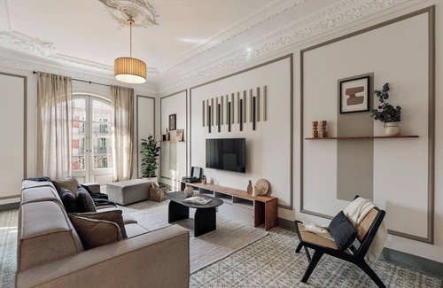 Eixample Apartment | Kaftan - 5 bedrooms and balcony in Eixample Dreta
