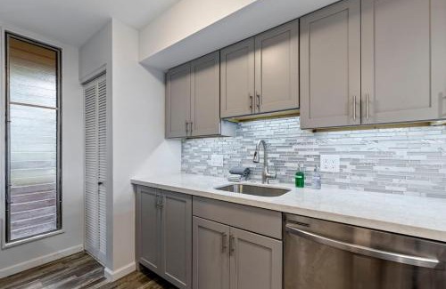 Kahana Apartment | Kahana Villa F208- Ocean view spacious 2 bedroom across from beach
