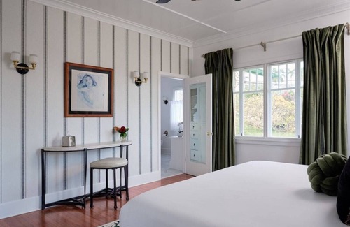Wailuku Bed & Breakfast | Kahili Suite - Historic charm meets Luxury