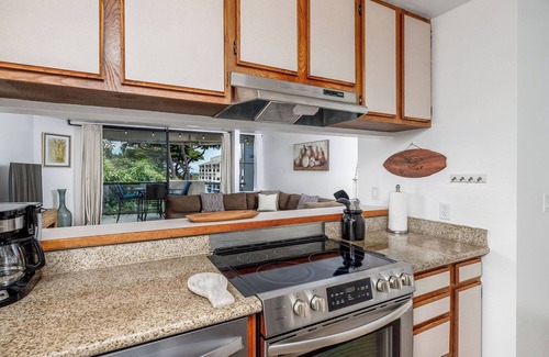 Historic Kailua Village Condo | Kailua Bay Resort#4-206: HEART OF DOWNTOWN, OCEAN VIEWS, CORNER UNIT!