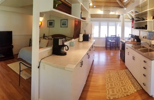 Kailua House | Kailua Beachside, 2 Houses off beach, 2bed/2bath, Sleeps 8, Ocean & Mtn Views