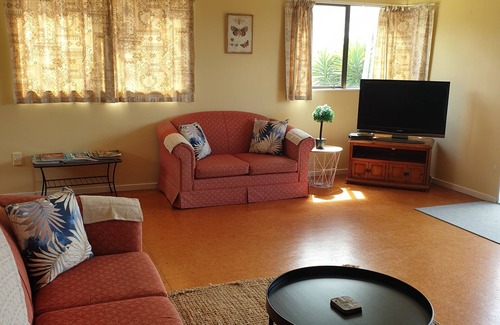 Te Kopuru Cottage | Kaipara Dargaville Pouto Farm Cottage beautiful working Beef and Sheepfarm.