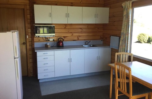 Kairaki Beach Villa | Kairaki Beach Motor Camp