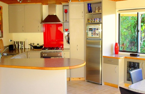 Ngaio Bay Ski Chalet | Kaiteriteri Beach Chalet - Abel Tasman on the doorstep