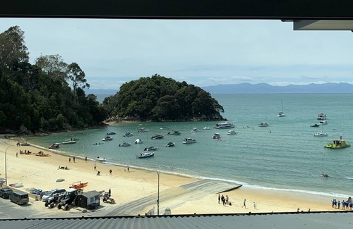Ngaio Bay House | Kaiteriteri Retreat - The King Studio