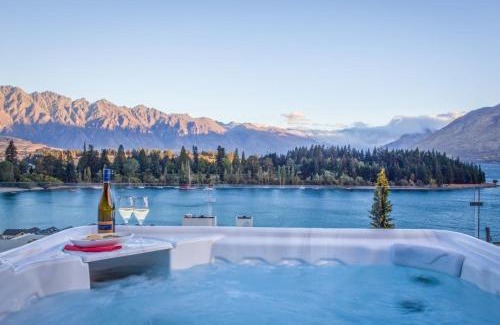 Queenstown Villa | Kakara Moana by MajorDomo - Lake Views & Spa Pool