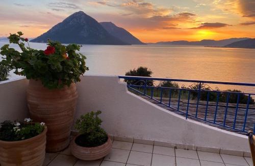 Paliovarka Apartment | Kalamos Bay View