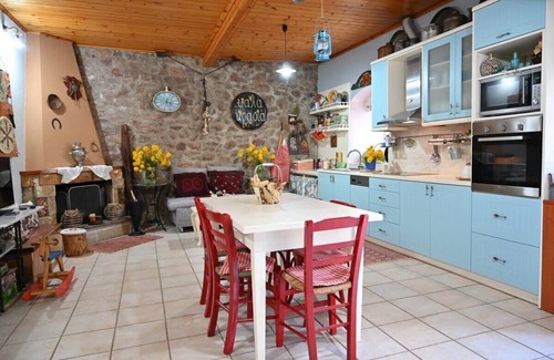Ano Vlasia Apartment | Kalavrita Winter Retreat - Homely Spacious Chalet