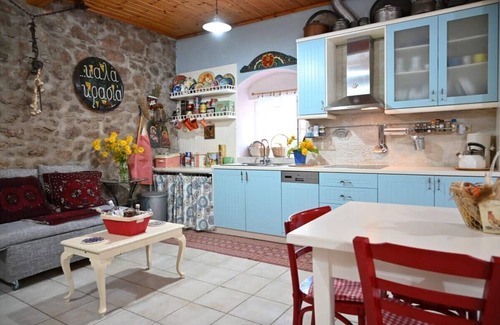 Ano Vlasia Apartment | Kalavrita Winter Retreat - Homely Spacious Chalet