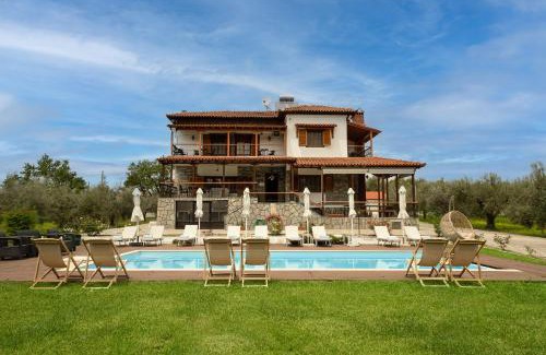 Nea Propontida House | Kalisun Pool House by Georgalas