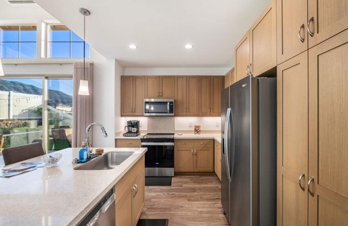 Makaha Valley House | Kalo Homes ~ Mauka to Makai