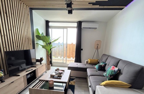 Sainte-Clotilde Centre Apartment | "Kalou974" Charming T2 Sea View