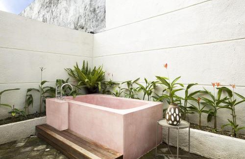 Blahbatuh Villa | KAME HOUSE - Peaceful Villa near Bali Safari