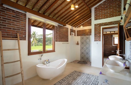 Melayang Resort | Kampung Uma Dawa Resort and Spa
