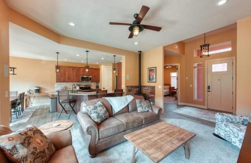 Kanab House | Kanab Hikers' Hideaway Modern Southwest Family Home