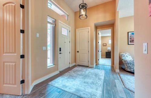 Kanab House | Kanab Hikers' Hideaway Modern Southwest Family Home