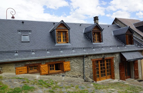 Gouaux-de-Larboust House | Kanaha Barn in Peyragudes