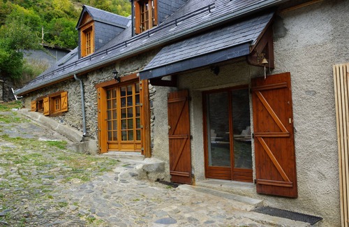 Gouaux-de-Larboust House | Kanaha Barn in Peyragudes