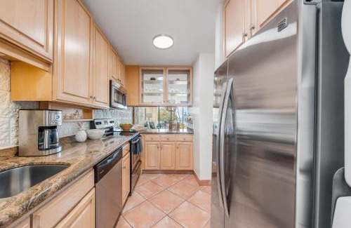 Maalaea House | Kanai A Nalu 211 · KAN 211 Remodeled OceanFront 2BD for Whale Wa