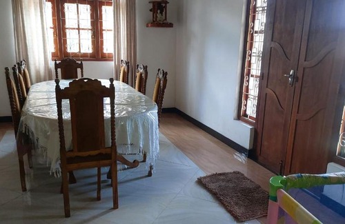 Katugastota Bed & Breakfast | kandy samarakoon home stay