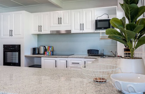 Kangaroo Point Apartment | Kangaroo Point Oasis Getaway Spacious and modern