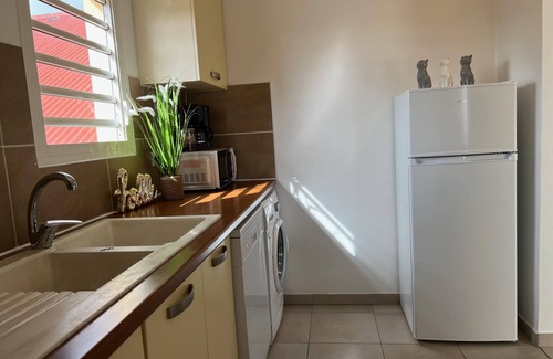 Saint-Claude Apartment | KANOA LODGE - Spacious apartment, air-conditioned rooms, sea view terrace