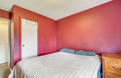 Kansas City House | Kansas City Home ~ 1 Mi to Arrowhead Stadium!