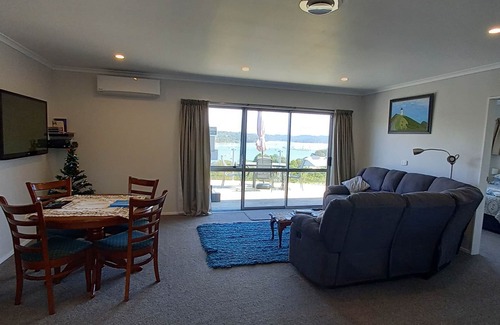 Okiato Apartment | Kanuka Bay - water view, peaceful.