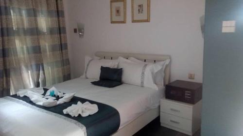 Palapye Bed & Breakfast | Kanyi GuestHouse