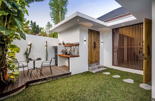Babakan Villa | Kaori Loft - Romantic 1BR Villa with Jacuzzi and garden view
