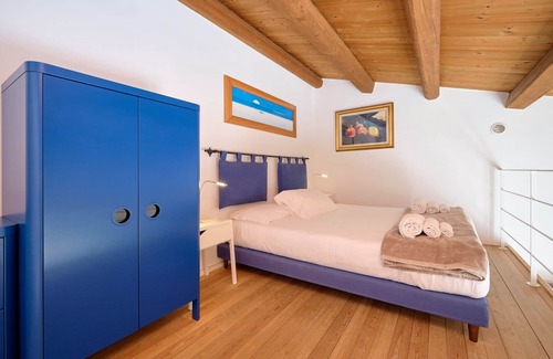 Ragusa Resort | Kaos, holiday home with view in a resort with swimming pool