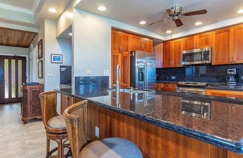 Kapalua Condo | Kapalua Ridge Villa 212, spacious with ocean views.