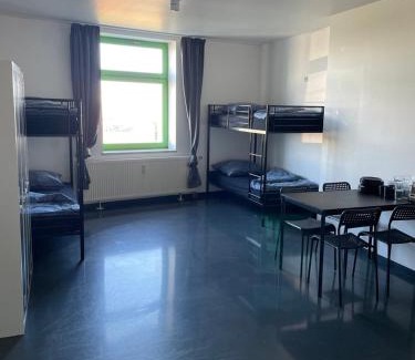 Freiimfelde - Kanenaer Weg Hotel | Kapselhotel nähe Hauptbahnhof Halle-Saale