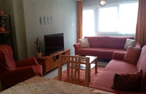 Karsiyaka Apartment | Karşıyaka merkezde sahilin bir alt sokagında rahat huzurlu şirin bir evim