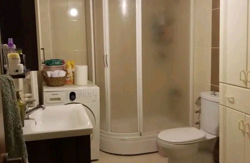 Karsiyaka Apartment | Karşıyaka merkezde sahilin bir alt sokagında rahat huzurlu şirin bir evim